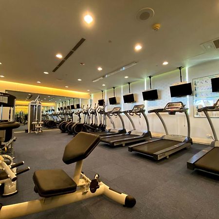 에버그린 플라자 호텔 - 타이난 외부 사진 The gym at the hotel
