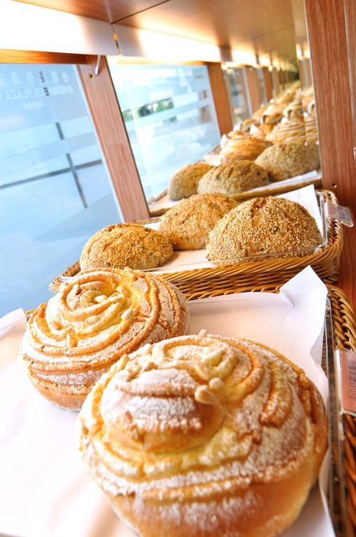 에버그린 플라자 호텔 - 타이난 외부 사진 Buns