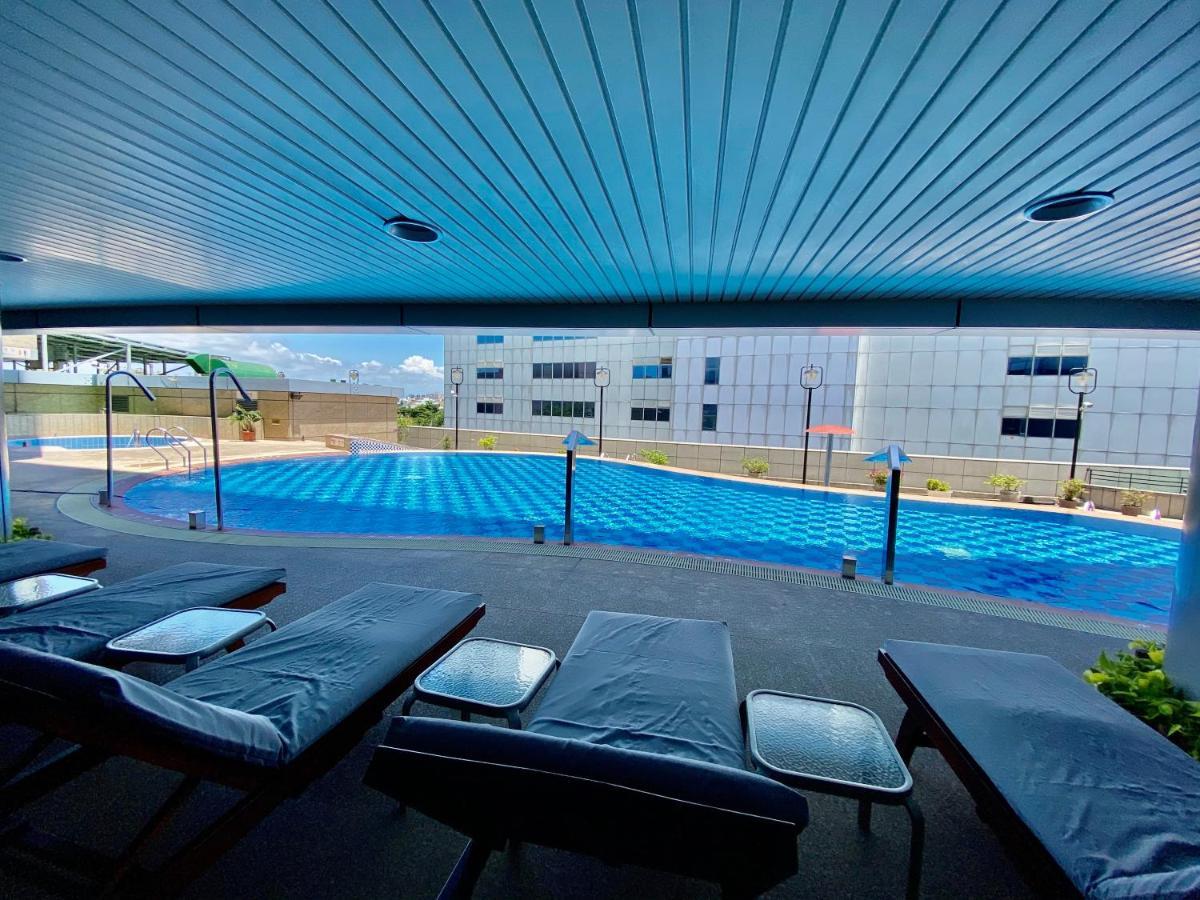 에버그린 플라자 호텔 - 타이난 외부 사진 Swimming pool at the University of the Sunshine Coast