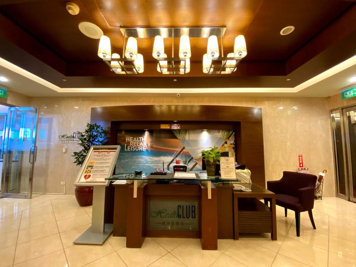 에버그린 플라자 호텔 - 타이난 외부 사진 Reception desk at the club